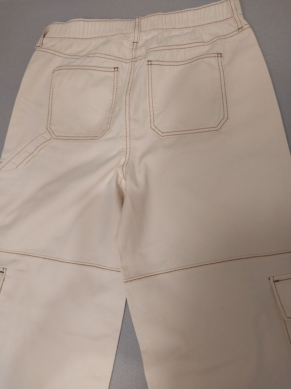 SO High-Rise Cargo Jeans in Cream with Contrast Stitching SIZE M - Picture 8 of 16